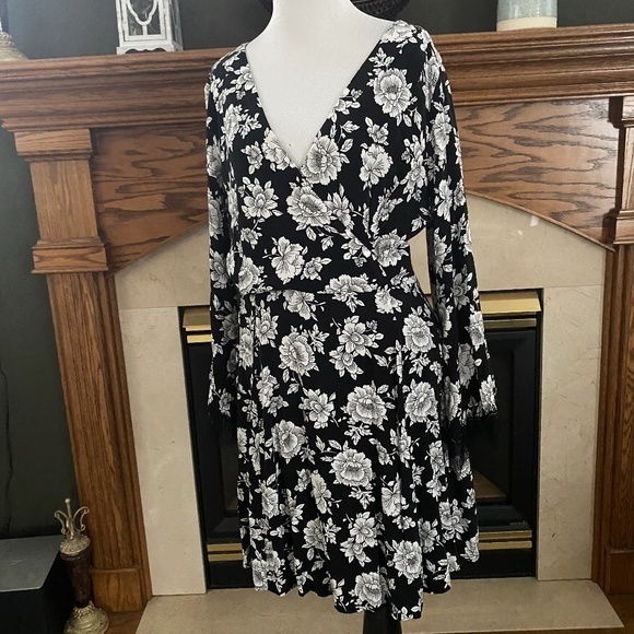 Bongo Draped Neckline Black/White Dress Juniors‎ L - Picture 2 of 14